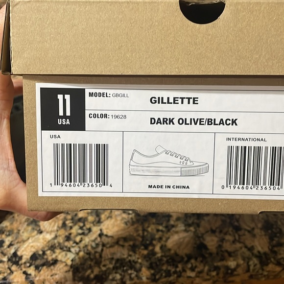 Globe shoes brand new. See box pic for details. - Picture 2 of 3